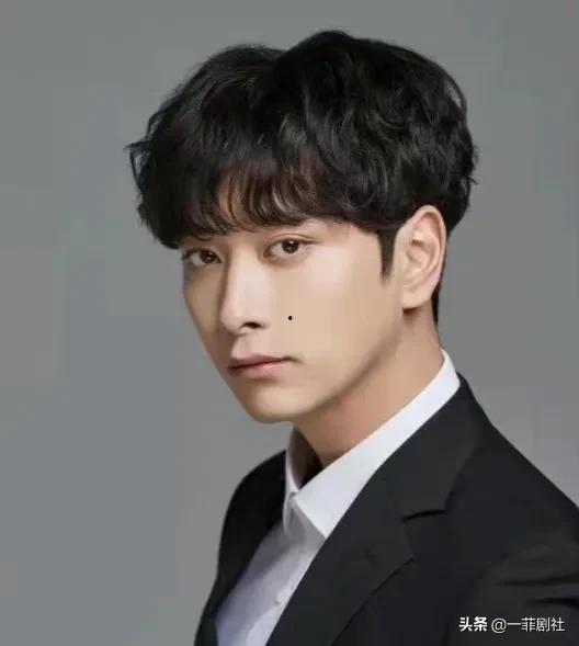 娱乐圈男星吃瓜爆料图片,揭秘明星背后的秘密生活